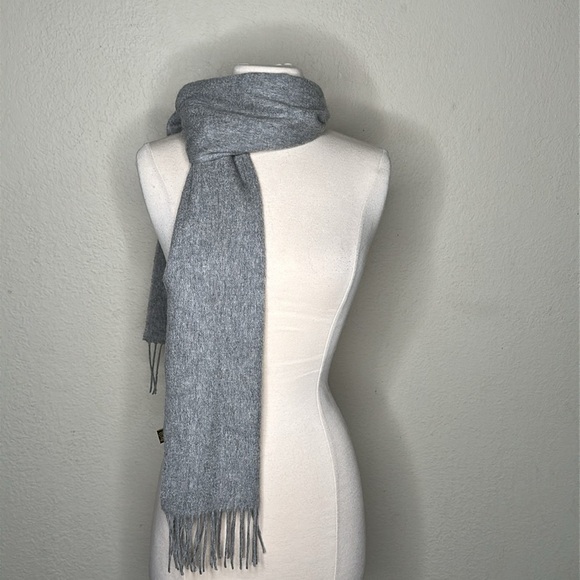 Bytu Cashmere Wool Fringe Scarf Gray Preppy Classic - Picture 6 of 9